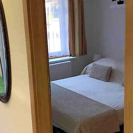 شقة فندقية Rita-var Szallashely 3*