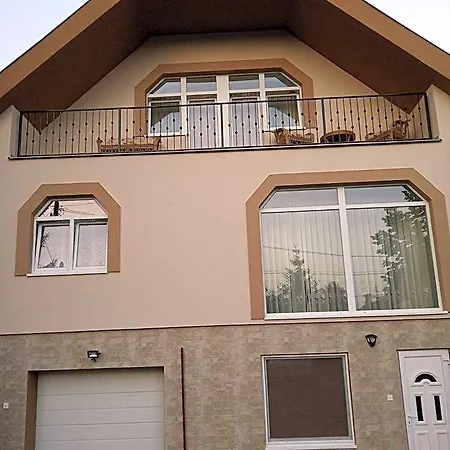 Rita-var Szallashely شقة فندقية 3*