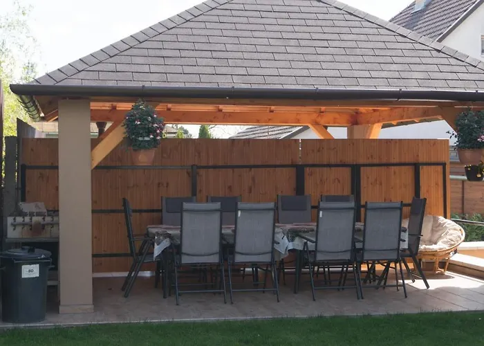 Rita-var Szallashely Aparthotel