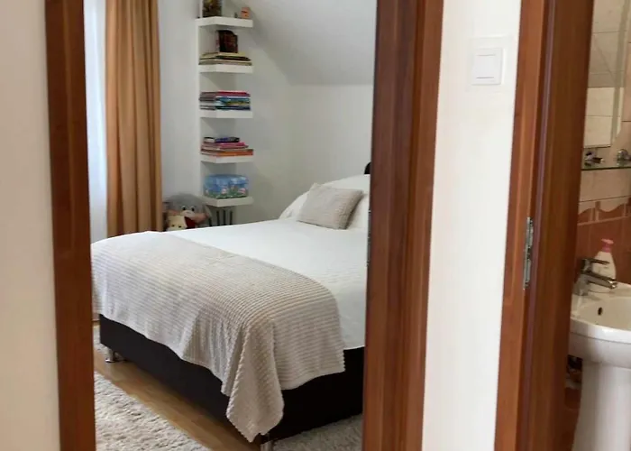 Rita-var Szallashely Aparthotel 3*